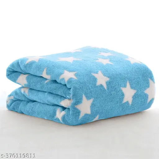 Star blue fleece geometric geometric baby blanket, suitable for heavy winter (75cm x 100 cm, 0-9 months). Soft, attractive, and promotes comfortable sleep for sensitive skin. Made by OYO BABY in India