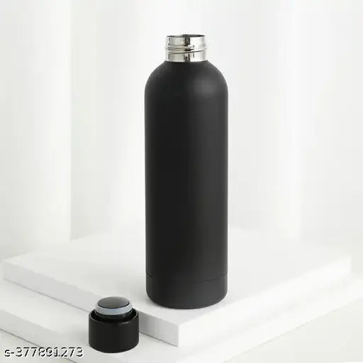 Matte black stainless steel double-walled vacuum water bottle, 500ML, keeps drinks hot/cold up to 12 hours