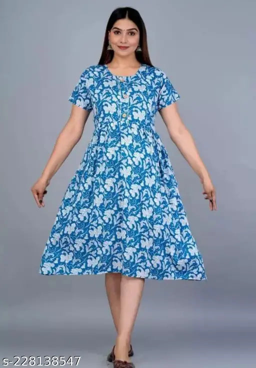 Rayon Indio long Anarkali kurta with 3/4 sleeves and tassel, printed combo for women. Indian rayon slub sleeve clothing on mannequin