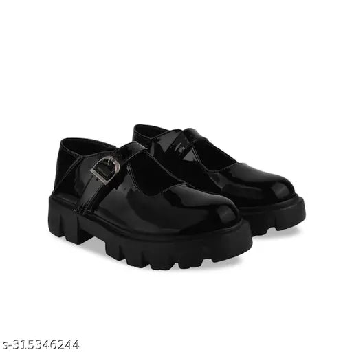 Patent leather smart casual bellies for women & girls by ELUXE PARIS - solid design ballerinas on display rack