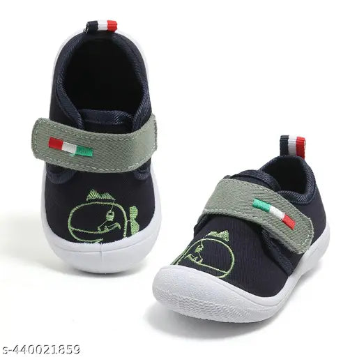 Navy blue mesh and canvas casual slip-on sneaker boots for toddlers and young kids, with an anti-skid sole