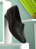 Synthetic ballerinas T39-Black with textured pattern, closed back design for women's fashion