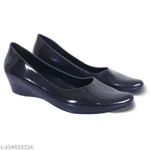 Plastic slip-on ballerinas from Graceful Bellies, youth fashion for ladies in India