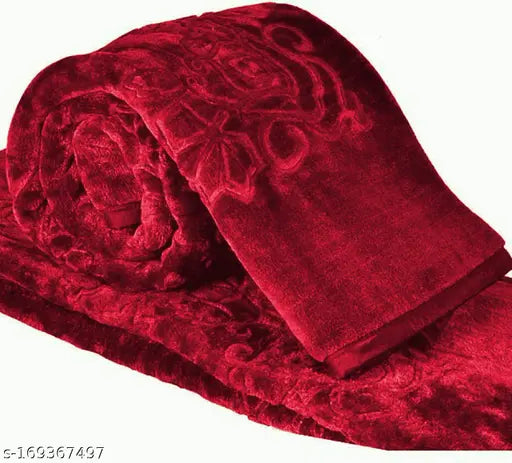 Red polyester mink blanket, all-season soft comforter for single/king size beds (60 x 90 inches)