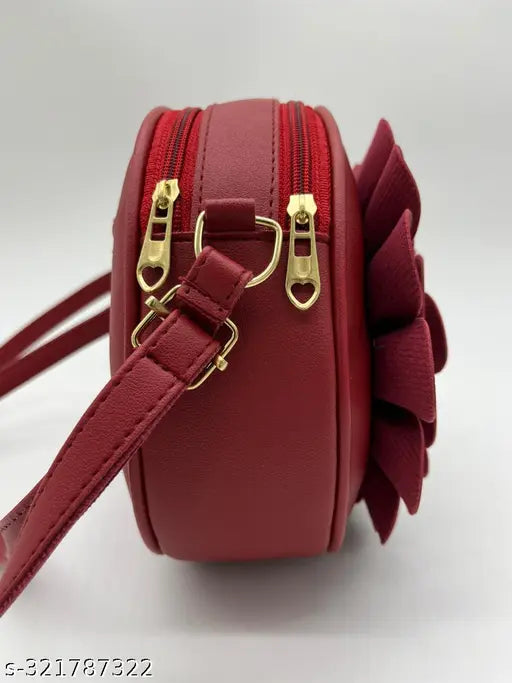 Small leather crescent crossbody bag for women. Brown adjustable shoulder strap, double zipper closure