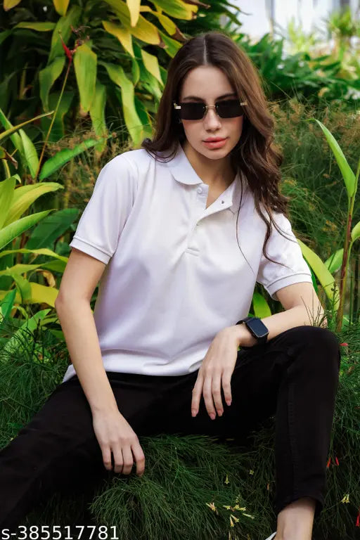 White recycled unisex polo t-shirt, short sleeves, solid pattern. Eco-friendly, quick-dry, breathable fabric with moisture wicking properties. Made in India