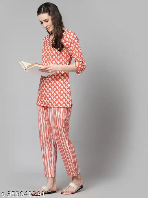 Cotton night suit for women, printed pyjamas with three-quarter sleeves, India-made