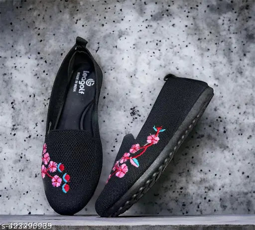Women's black canvas ballerinas, solid design, closed-back sandals, made in India