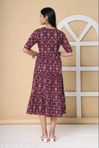 Cotton three-quarter sleeve women's floral anarkali kurta, printed combo, single size available: S, M, L, XL, XXL. Indian fashion for women on display