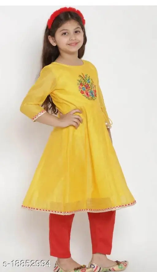 Embroidered cotton Anarkali Kurti set for girls, India-made embroidered net clothing with three-quarter sleeves, 2-3 years size