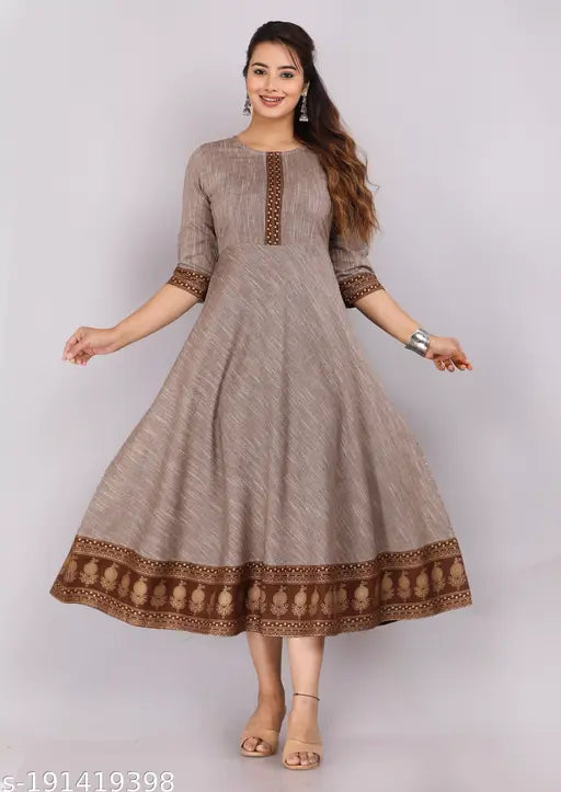Woolen chinkenkari Anarkali kurti, single printed design, three-quarter sleeves. Beautiful, long-lasting cotton kurti from SRF's SQKURTI line. Indian origin, flared Anarkali style with round neck, pack of 1. Perfect for maintaining a stylish look