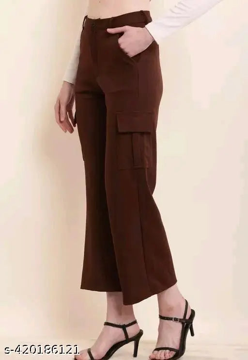 Women's khaki cargo pants, four pockets, crop and high rise