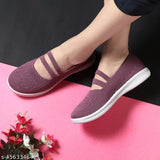 Maroon crochet slippers with wide straps and wedge soles, women's casual footwear