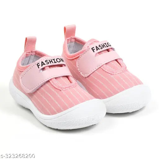 Baby pink canvas shoes with anti-slip soles and velcro closures, suitable for casual wear or music classes, for toddlers aged between 3 months and 3 years