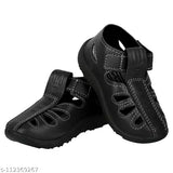 Kid's black sandal with Velcro closure, suitable for summer