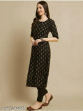 Rayon plus print kurta pant set, three-quarter sleeves, printed net pattern, rayon fabric on model