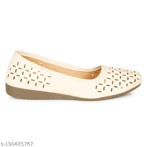 Synthetic leather lightweight bellies for women and girls, textured footshez for casual and partywear, comfortable slip-ons with contemporary design