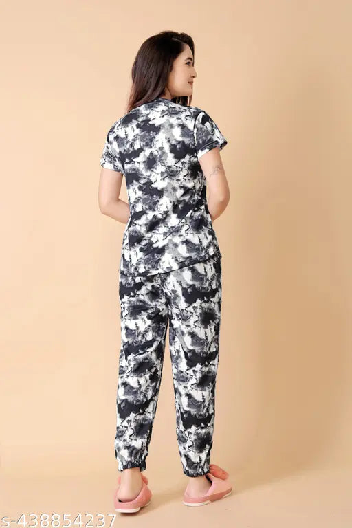 Printed cotton nightdress set and pyjamas for women and girls, casual round neck top with short sleeves and ankle-length pajamas with side pockets and elasticated band