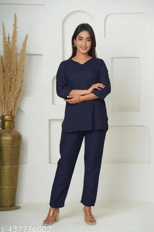 Rayon nightsuit set by Siya, solid color women's pyjamas with three-quarter sleeves