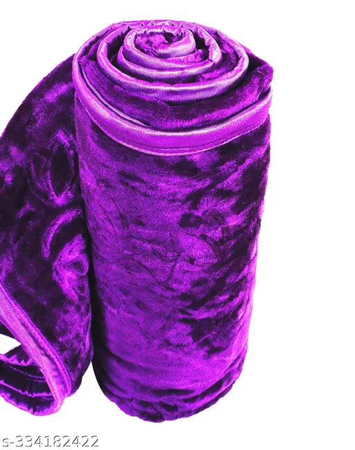 Heavy microfiber winter kambal in solid white, ideal for single bed, 60"x90", India origin