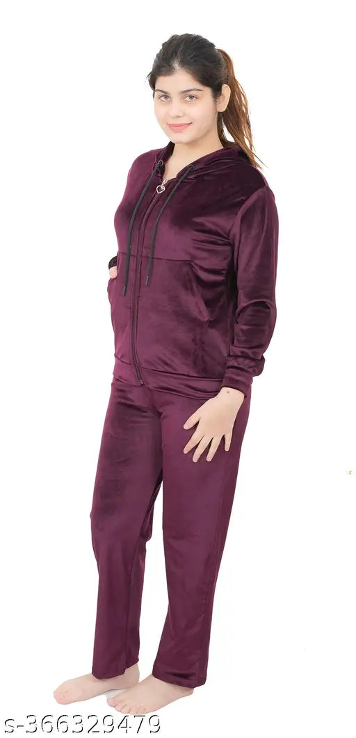 Velvet velour women's night suit, soft winter wear by Dartline - solid color long-sleeved pyjamas (L size: 36in bust, 24in top length, 26in waist, 36in bottom length)