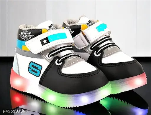 Kids unisex fashionable sneakers with LED lights