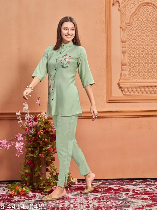 Blue viscose embroidered women's kurti set and pant for festivals, 3/4 sleeves, striped lining