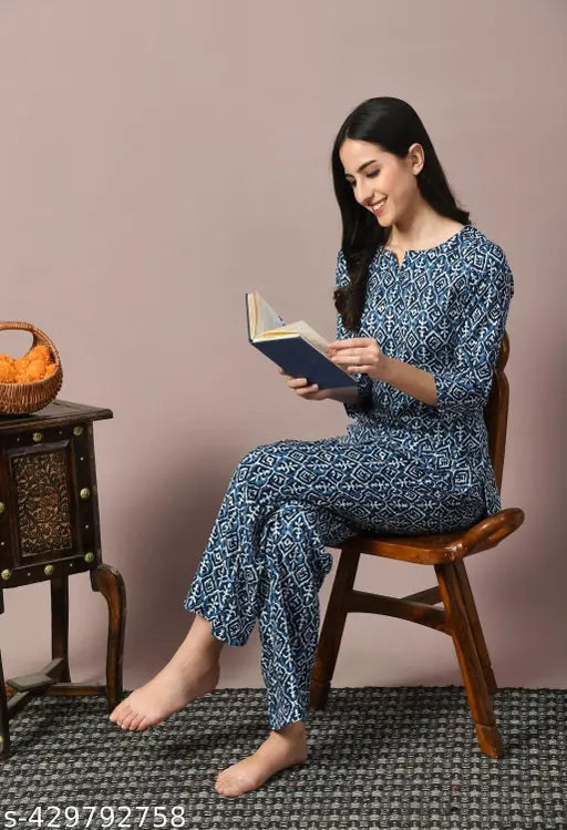 Printed rayon nightsuit dress, three-quarter sleeves, India origin