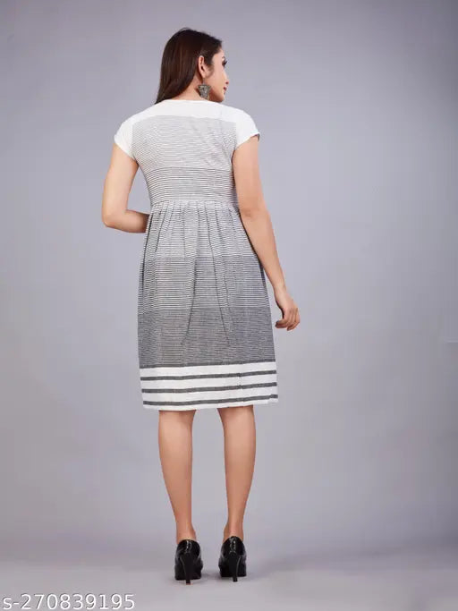 Striped cotton feeding kurtis for breastfeeding women, both-sided concealed zippers, Indian design