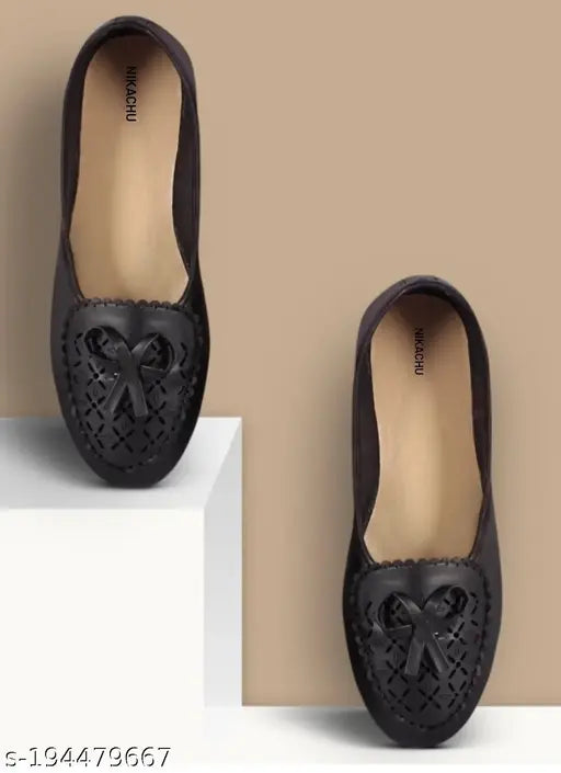 Black synthetic loafer for women's bellies, textured and closed back style by NIKACHU