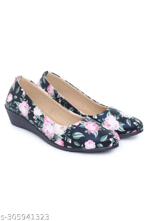 Synthetic leather women's heels, printed net design in red, beige, tan, white, blue, green, peach, pink, or grey. Shoe size options: IND-4 (22.5cm), IND-5 (23cm), IND-6 (23.5cm), IND-7 (24cm), IND-8 (24.5cm). Origin: India