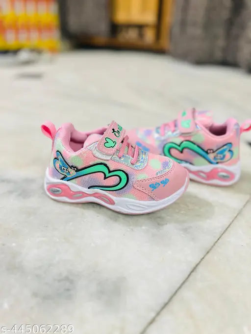 Pretty mesh sports shoes for girls, textured pattern and lace up design, lightweight and comfortable