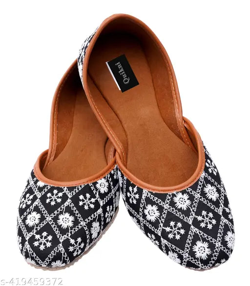 Handmade black synthetic Quikni Jutti for women - comfortable colorblock ethnic ballerinas