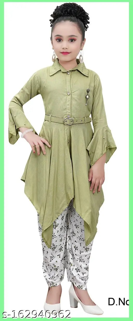 Cotton blend princess kurta suit set, three-quarter sleeves, printed pattern for 3-4 year old girls, Indian origin