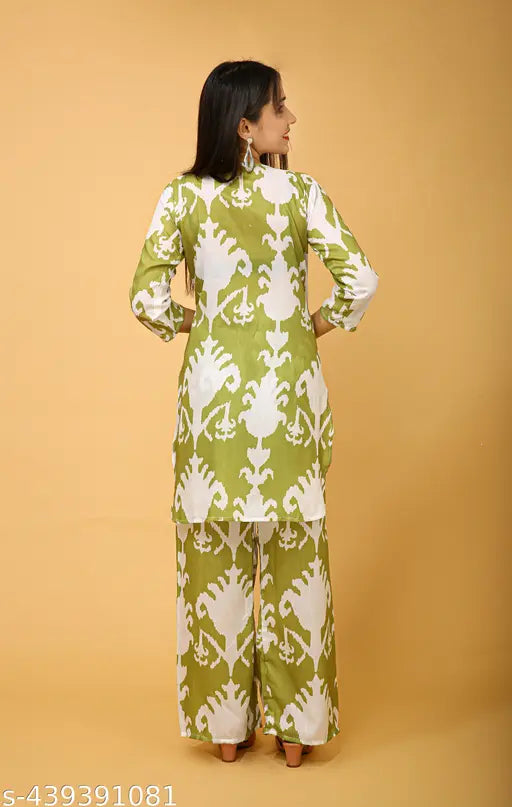 Women's trendy kora muslin abstract print short kurta pant coord set, three-quarter sleeves, palazzos, India origin