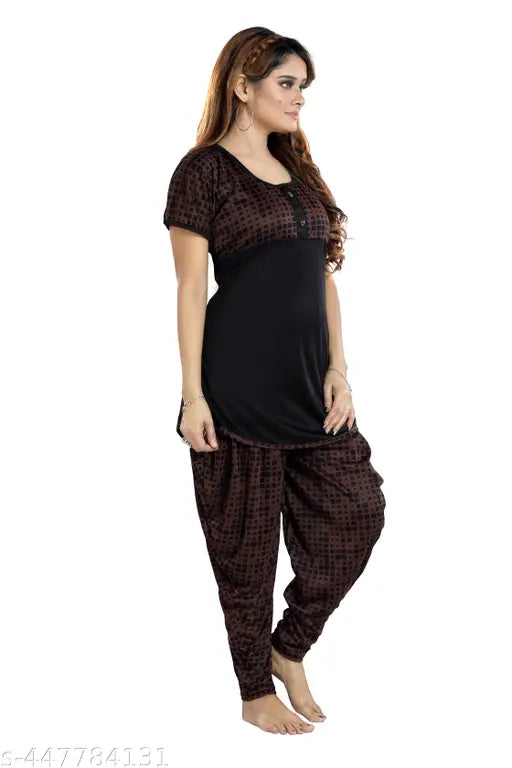 Polyester nightsuit with dhoti top and pockets for women, features printed net pattern, available in sizes L, XL, XXL