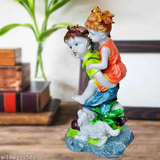 Hand-painted poly resin couple figurine, perfect for living room or office decor. Indian artisan crafted with intricate details. Great for weddings, anniversaries, housewarming gifts, or corporate presents. 12 cm in breadth