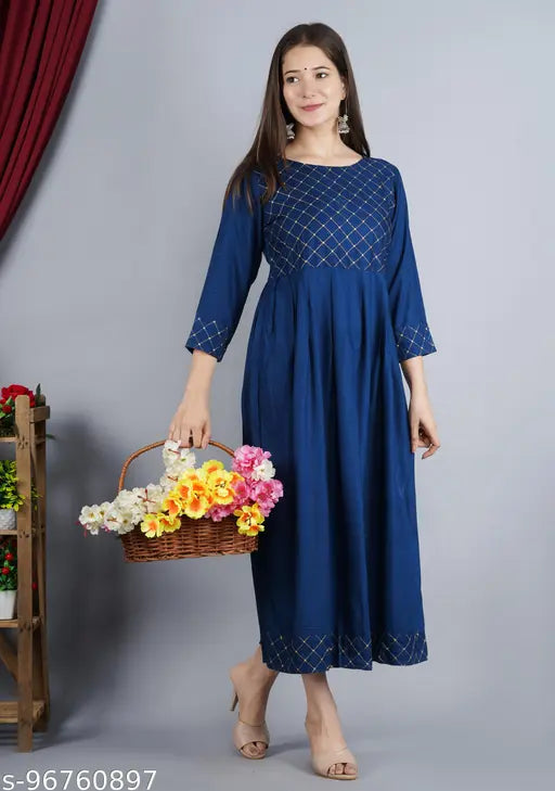 Rayon petite kurti, solid combo, three-quarter sleeves. Aagam, India