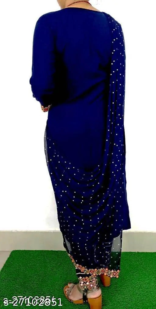 Navy blue dupatta, long kurta and pants set