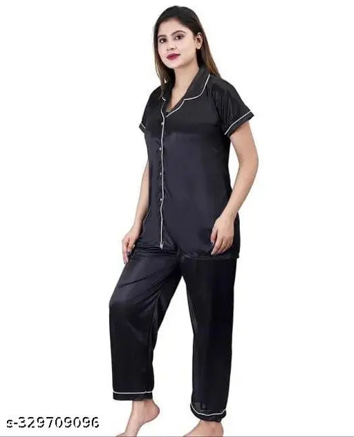 Satin nightsuit set: 4-piece satin nightwear (shirt, pajamas, short, eyemask), comfortable and quality sleepwear for women, soft elastic closure, ideal for pajama parties, hand-seamed in India