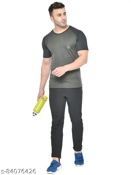 Grey printed active t-shirt, 100% polyester for men's sports fashion. Distinctive design with moisture control and double stitching on XL size