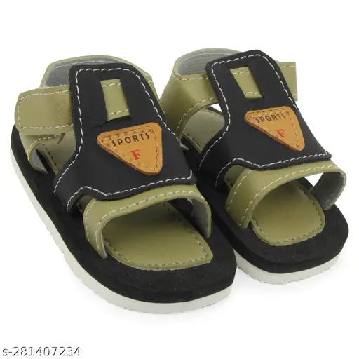 Black and green children's sandals with sound functionality for infants aged 0-6 months