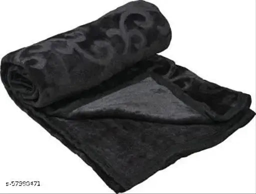 Attractive polyester swaddler blanket, solid color, 330 thread count, ideal for heavy winter, India origin