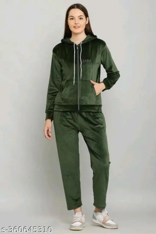 Indian-origin velvet H&M long sleeve top, soft and comfortable with long sleeves