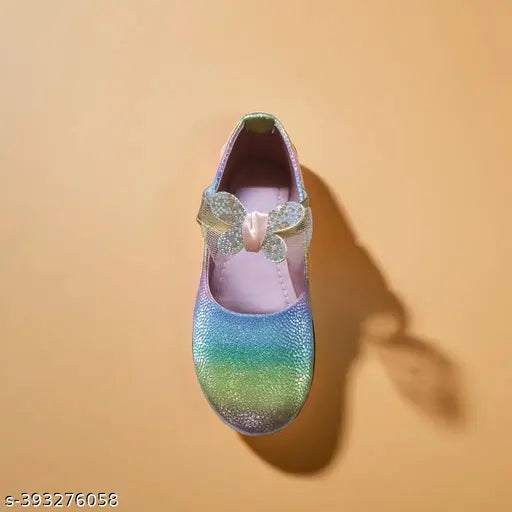 Patent leather kids sandal with TPR print, featuring rainbow straps and Velcro fastening. Vibrant, comfortable, and versatile sandals for playful summer styles