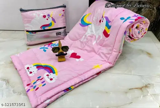 Soft glace cotton cartoon print reversible comforter for kids, ultra-light weight & silicon fiber filled Main image