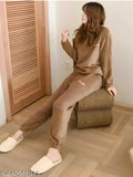 Woolen women's top & pyjama set, solid-colored woolen sleepwear for cozy nights