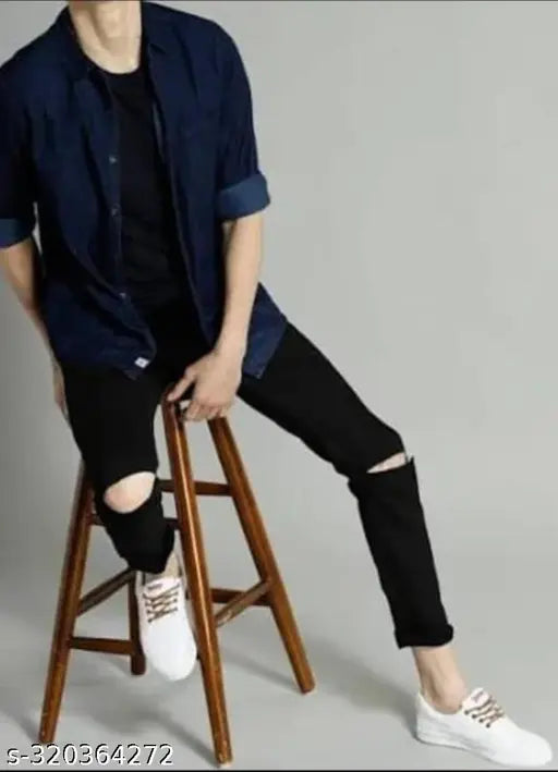 Black denim flaying men's knee-slit jeans, solid design, size 28/30/32 from India