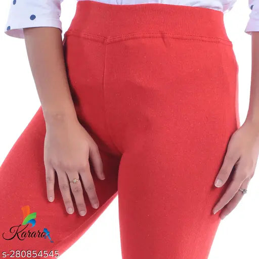 Cotton blend KARARO jeggings, solid-colored women's pants. OE fabric made from recycled hosiery cotton waste, lightweight and trendy style for affordable low-price segment. Sizes: 26, 28, 30, 32, 34, Free Size (hip size: 13 in). Indian origin