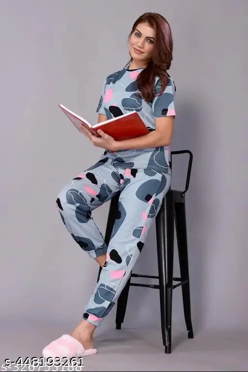 Women's printed pyjama night suit, polycotton top and bottom, short sleeves pattern